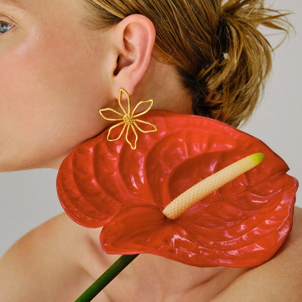 18K gold wire flower stud earrings - Image 3