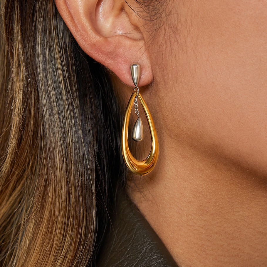 18K gold teardrop-shaped two-tone earrings - Image 5