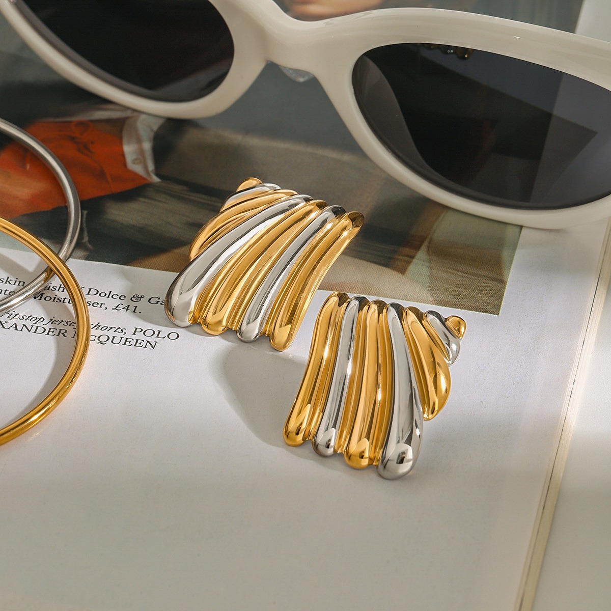 18K gold geometric shape with gold and silver color matching design classic personality earrings