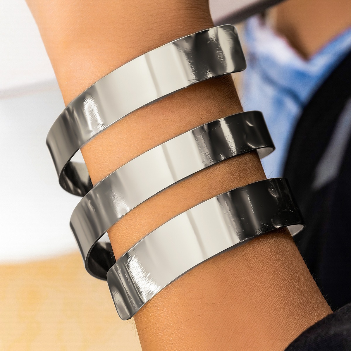 18k gold vintage bracelet wide-edge geometric punk style open bracelet - Image 2