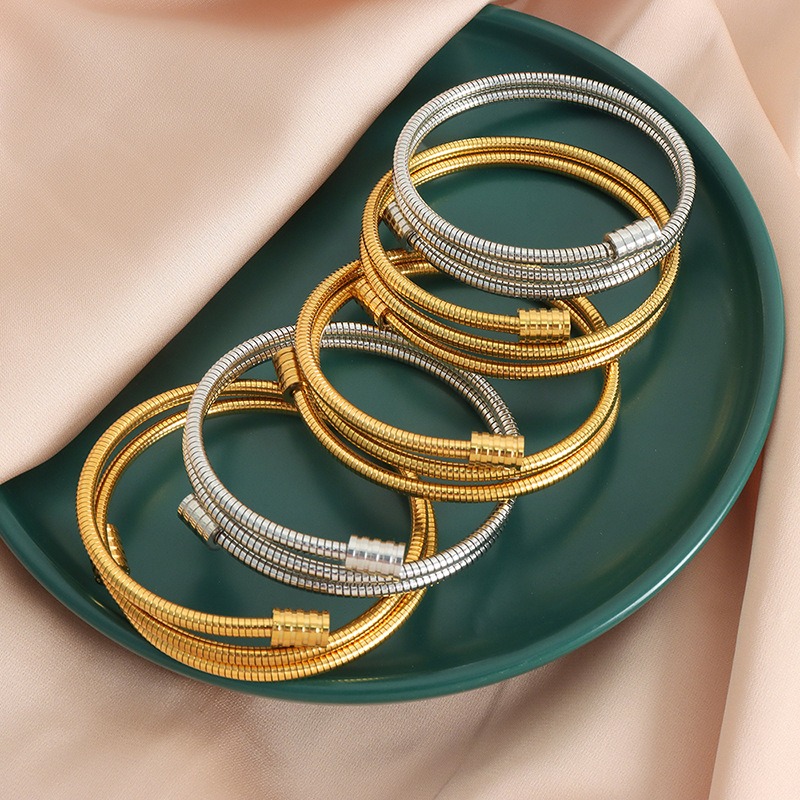 18K gold multi-layered wraparound bracelet with thread design, classic and simple