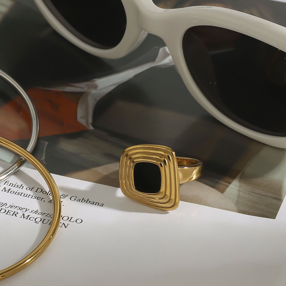 18K gold geometric shape with texture design classic fashion ring