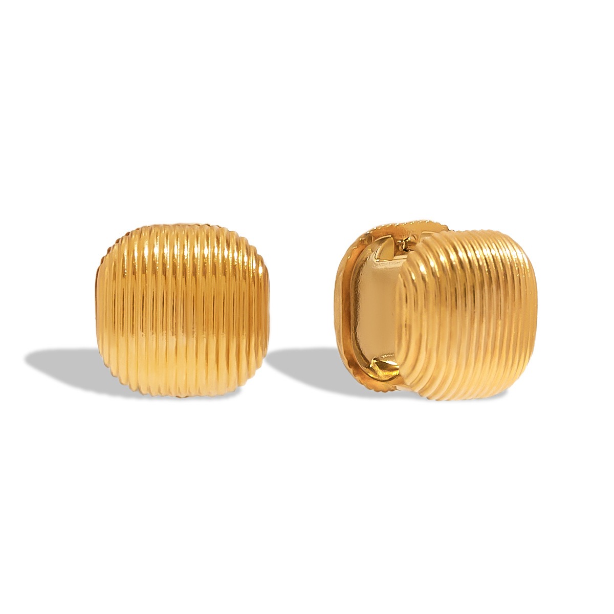 18K gold arc-shaped square with vertical stripes design exquisite and simple earrings - Image 3