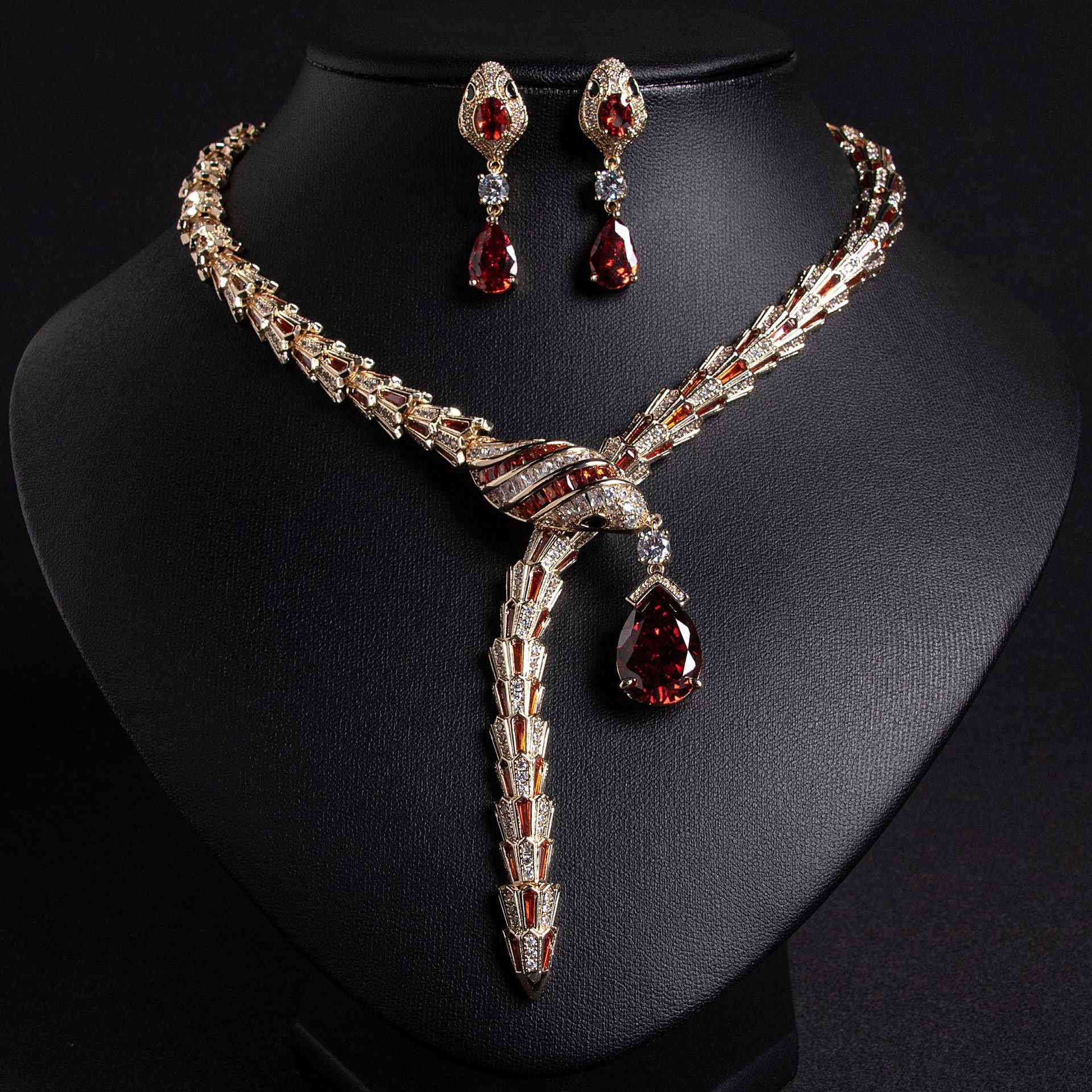 18k Gold Serpent Jewelry Set