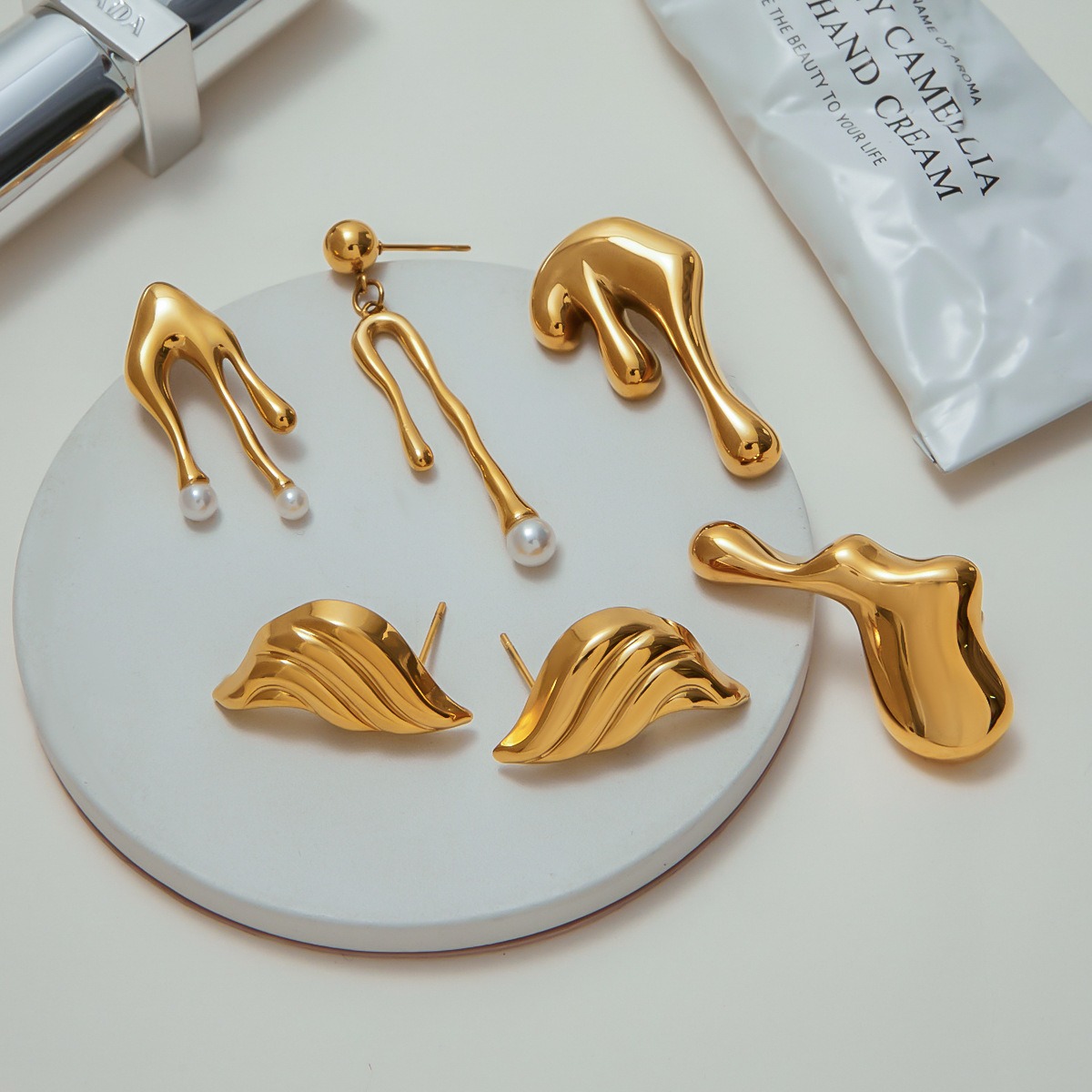 https://shineoss.oss-cn-hongkong.aliyuncs.com/wang/2025/08/02/3883e6d2-dede-44bd-87db-aa526ee52d79.jpg