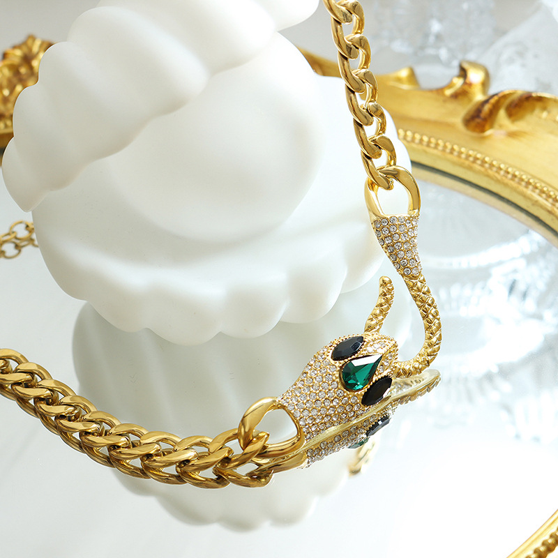 18K Gold Fashion Exquisite Snake Head Design Versatile Necklace - Image 6