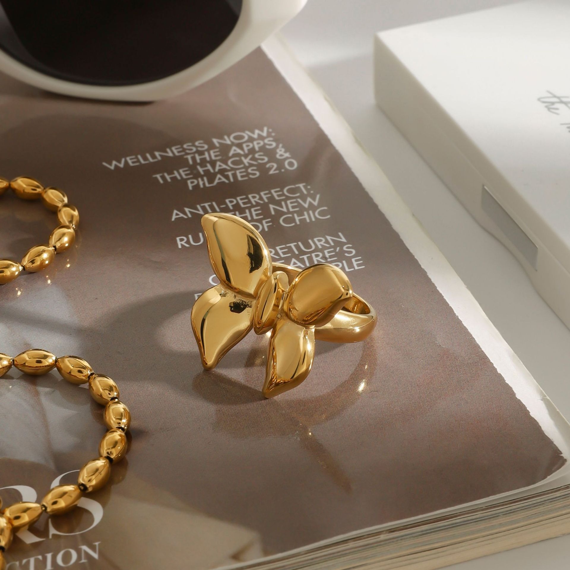 18K gold butterfly design exquisite and noble ring - Image 4