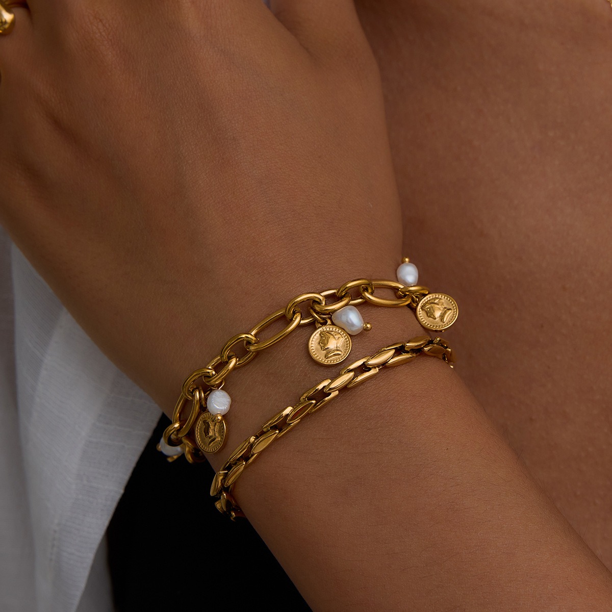 18k gold light luxury high-end bracelet - Image 5
