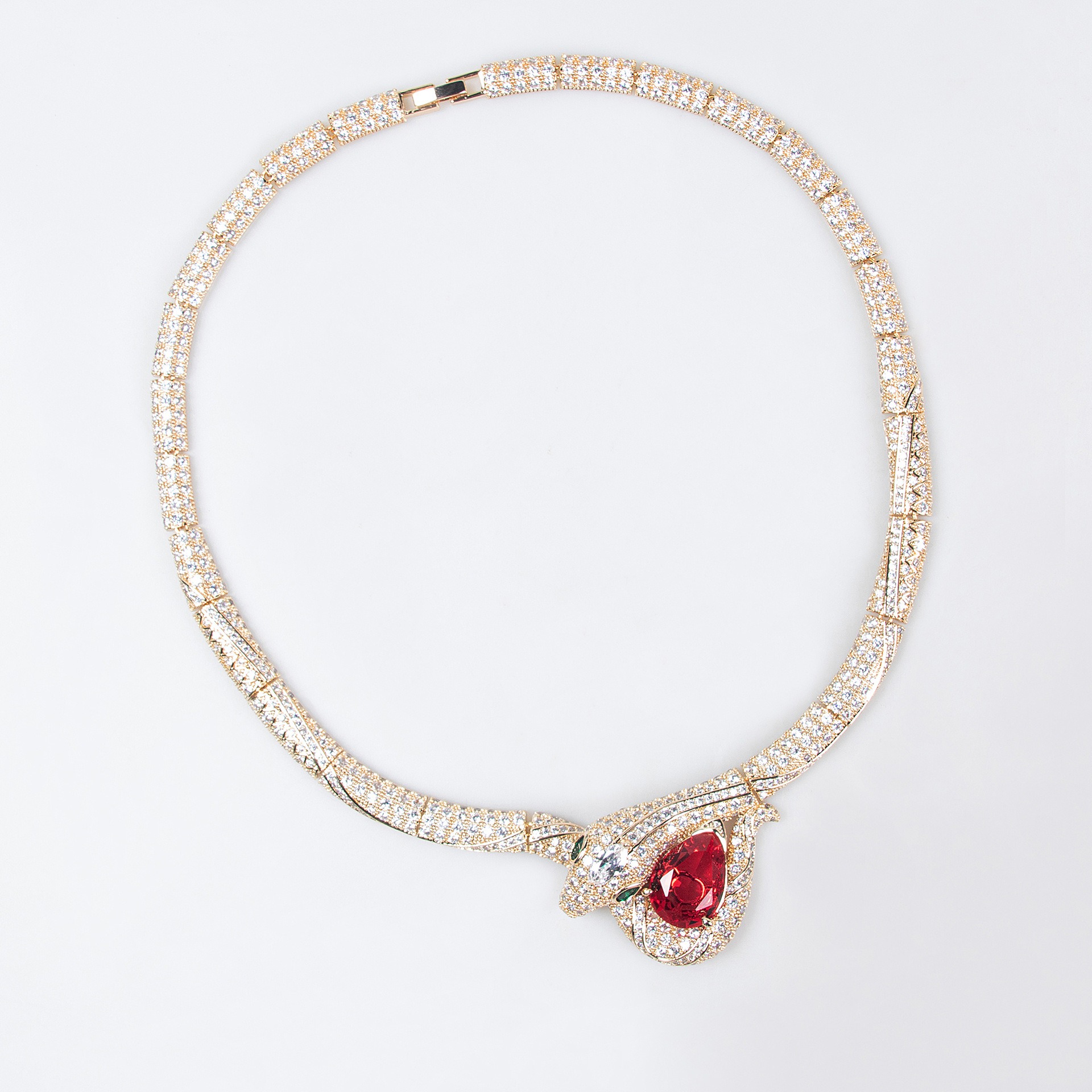 Vintage-style luxury snake-shaped bamboo-shaped zircon necklace