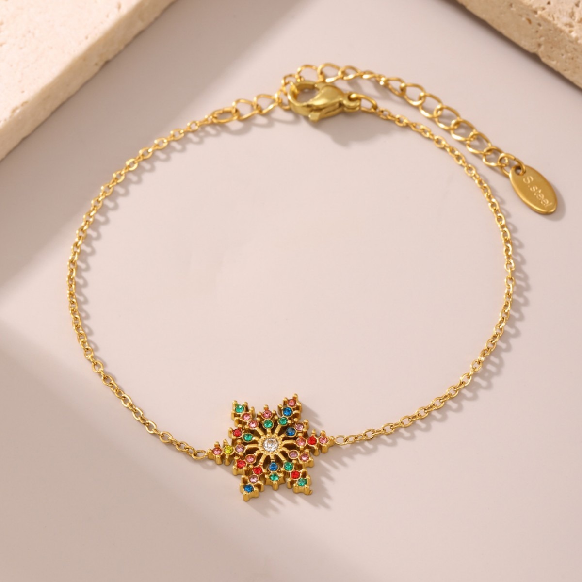 18K gold snowflake-shaped gemstone-inlaid luxury bracelet
