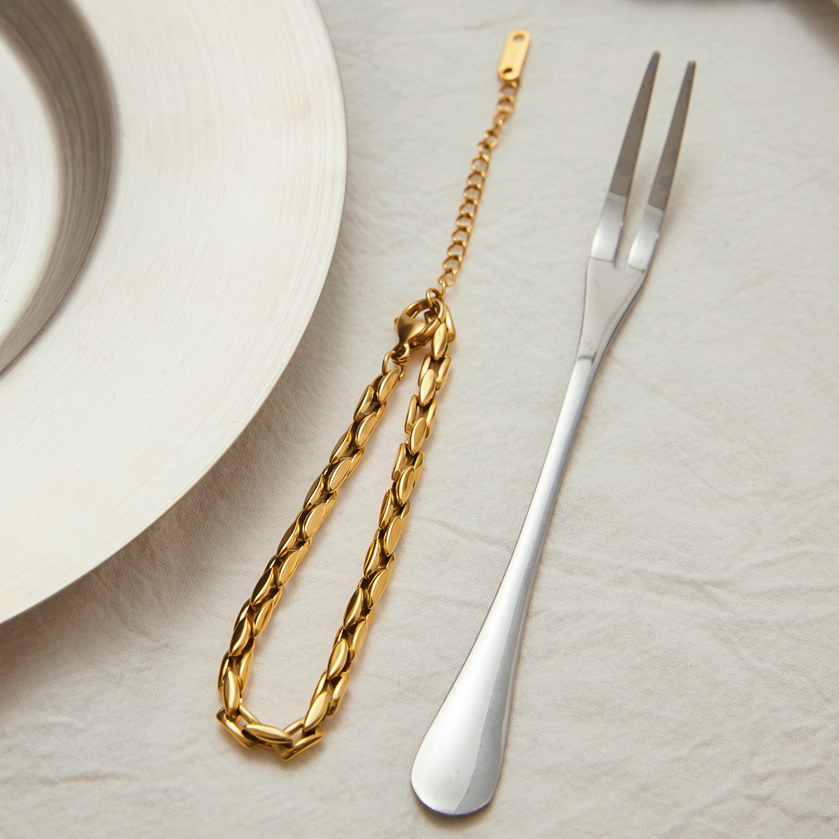 18k gold light luxury high-end bracelet - Image 6