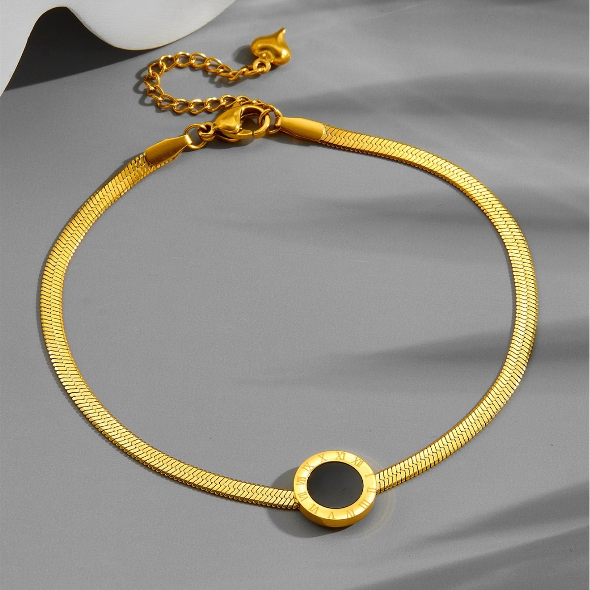 18K gold light luxury exquisite Roman numeral bracelet