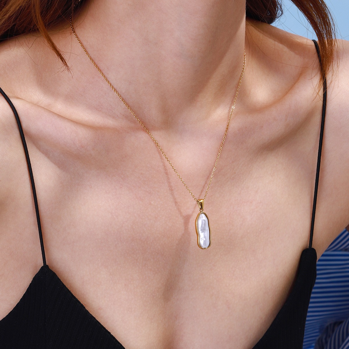 18K gold inlaid irregular pearl design light luxury noble pendant necklace - Image 5