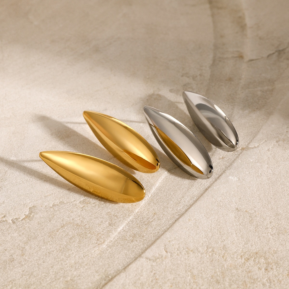 18K gold noble and elegant teardrop-shaped earrings with simple style