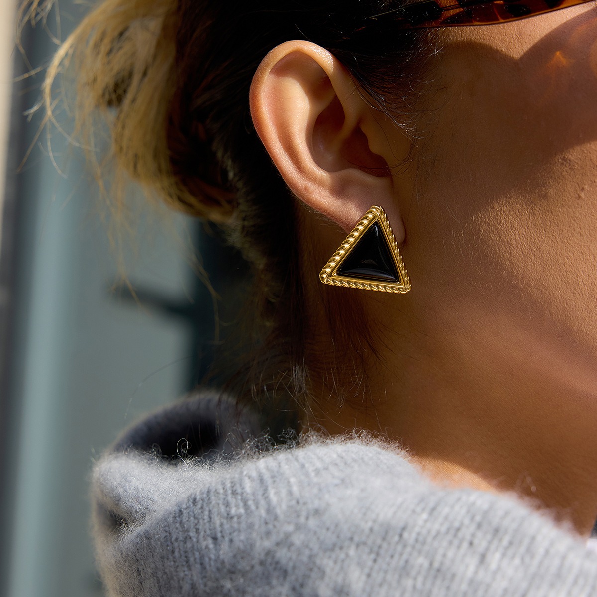 18K gold triangle black onyx stud earrings, a sophisticated and stylish accessory for autumn and winter. - Image 5