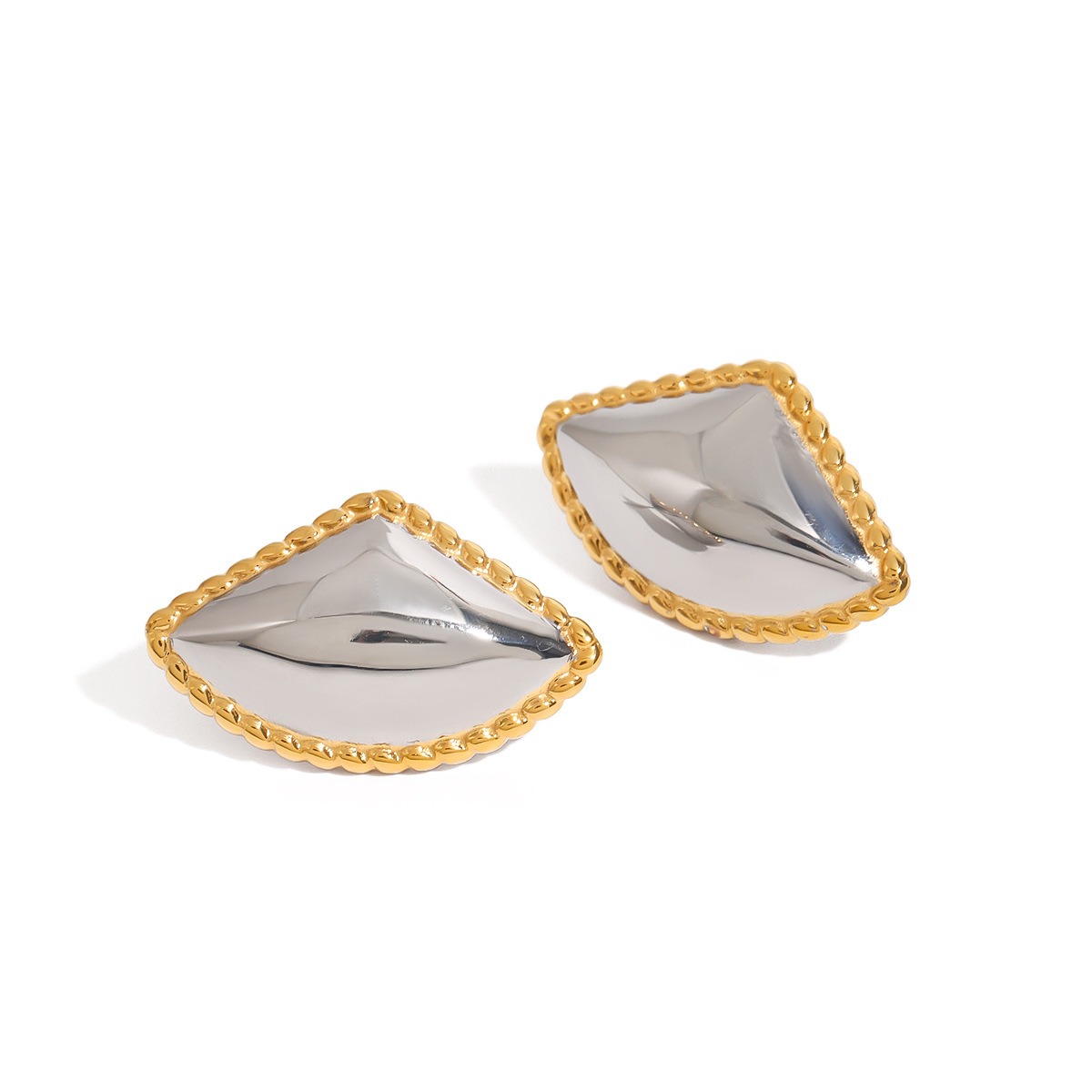 18K gold fan-shaped earrings with gold and silver color matching design - Image 6
