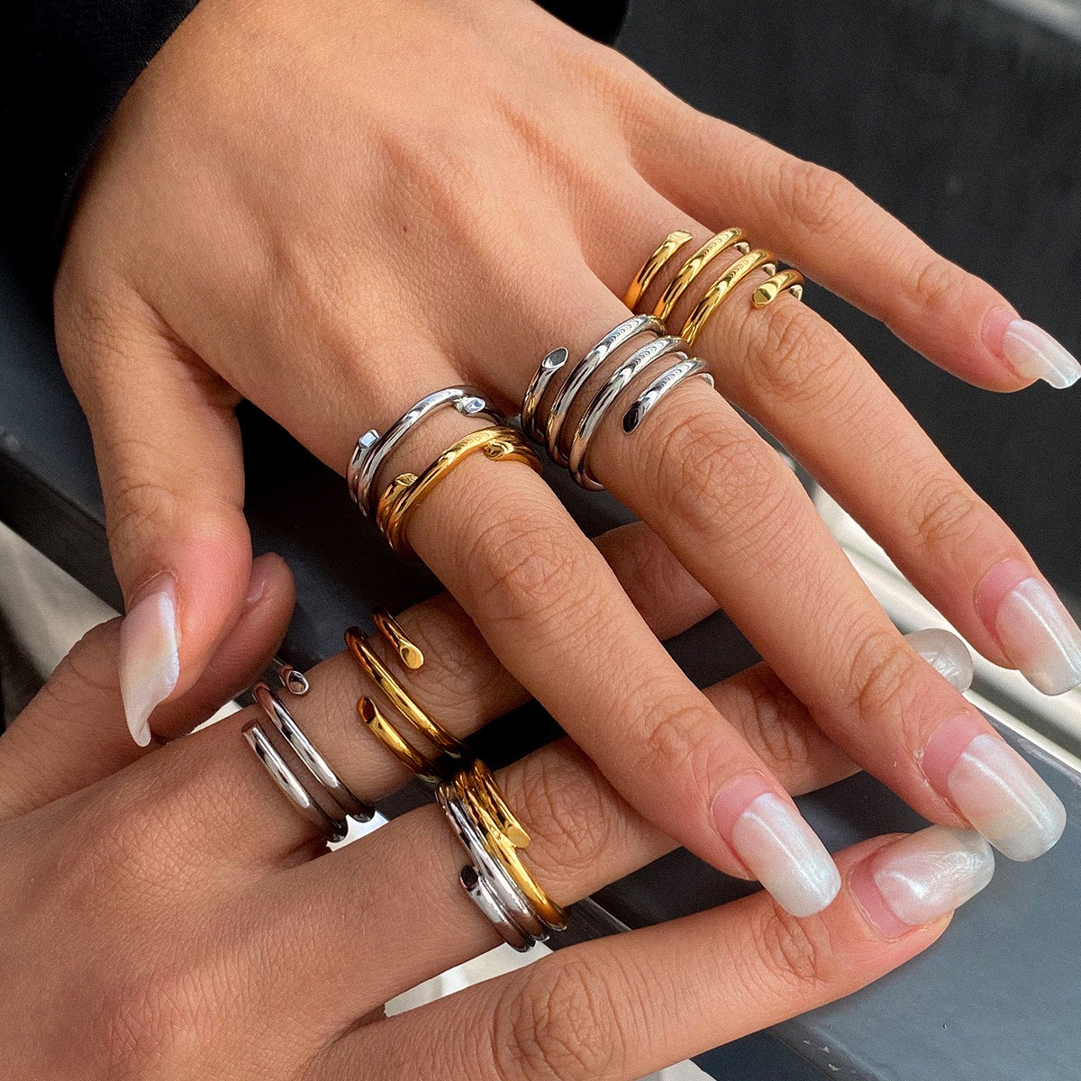 18K gold and titanium steel stacking ring - Image 15