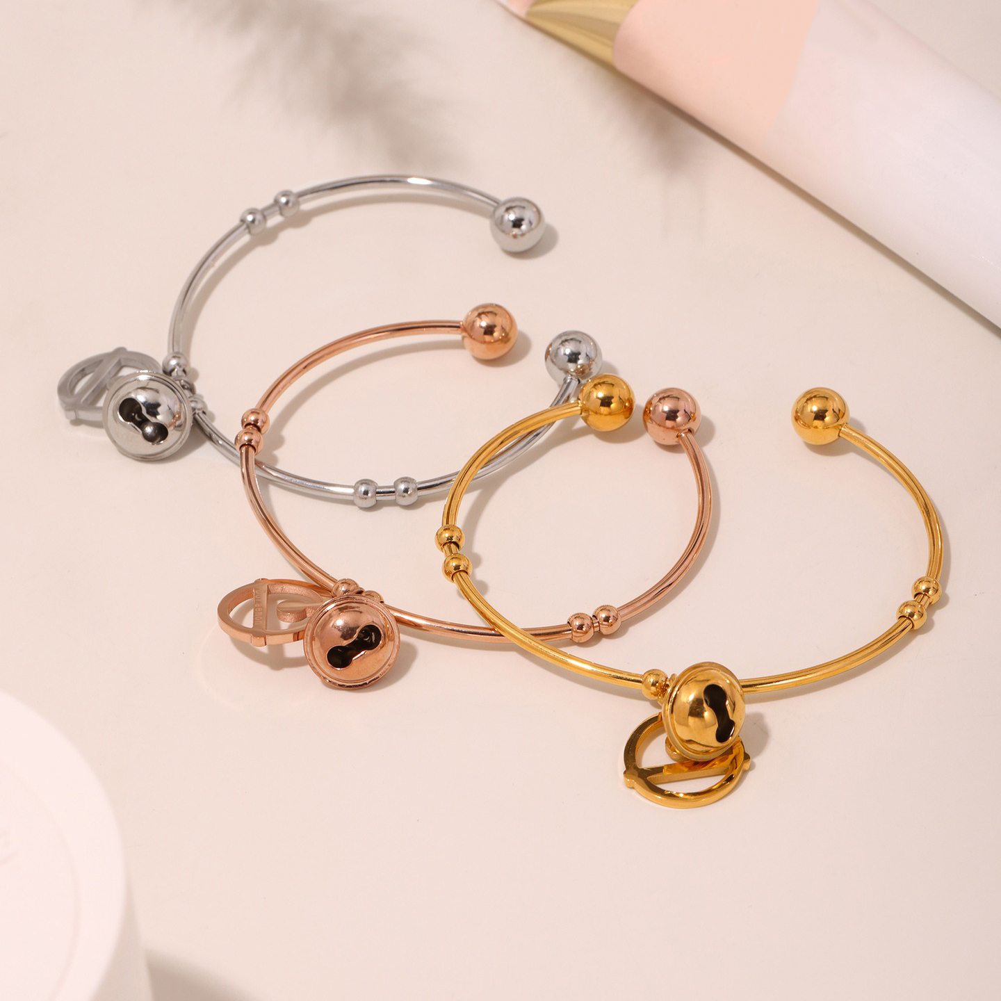 18K gold bell pendant unique design bracelet
