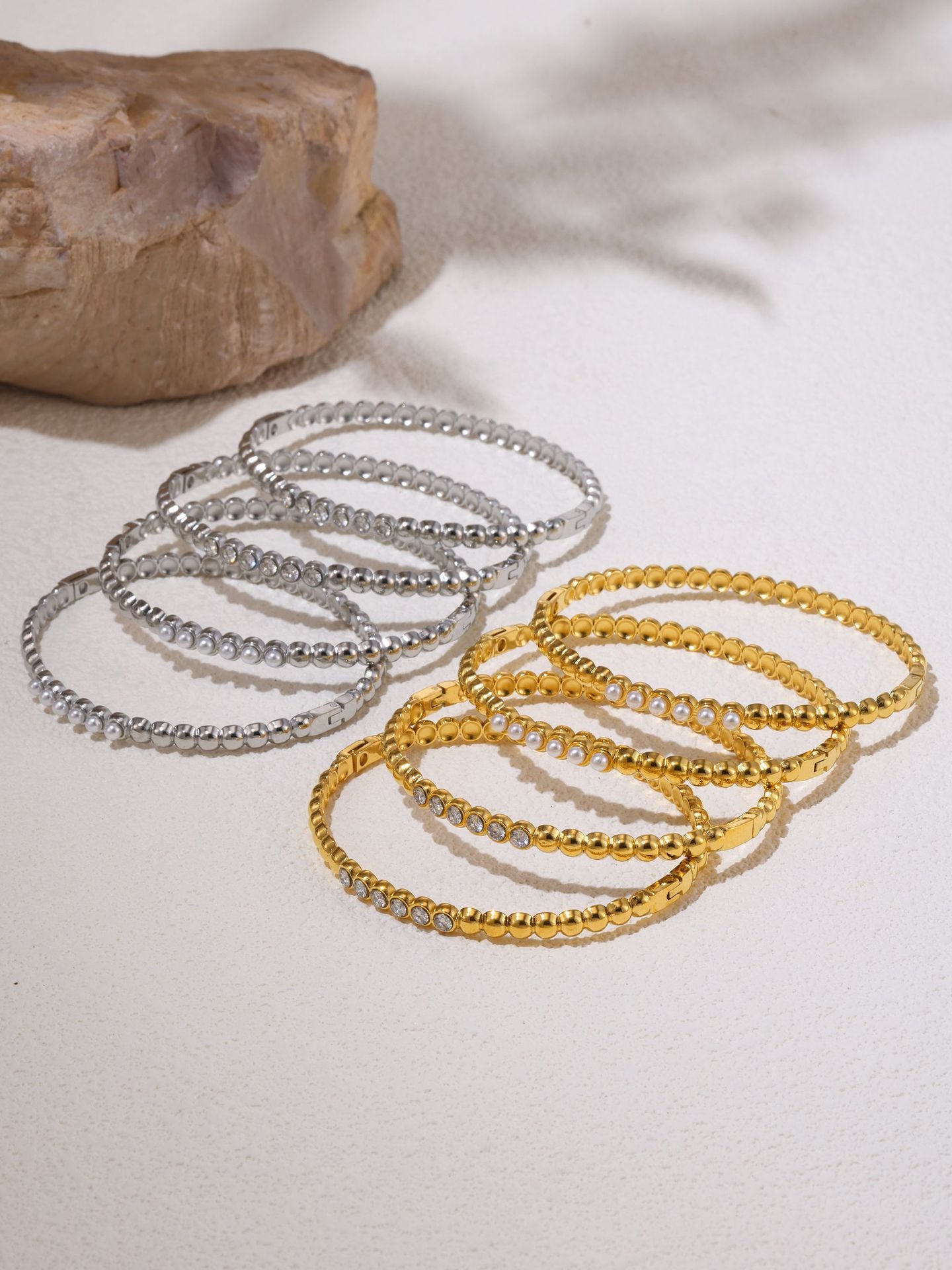 18K gold inlaid gemstone design high-end bracelet