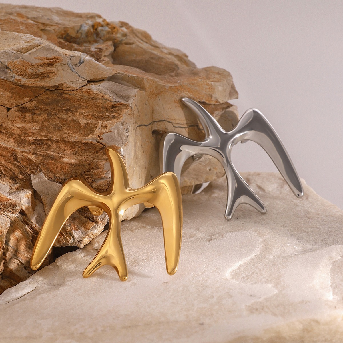 18K gold geometric swallow-shaped design unique personality brooch