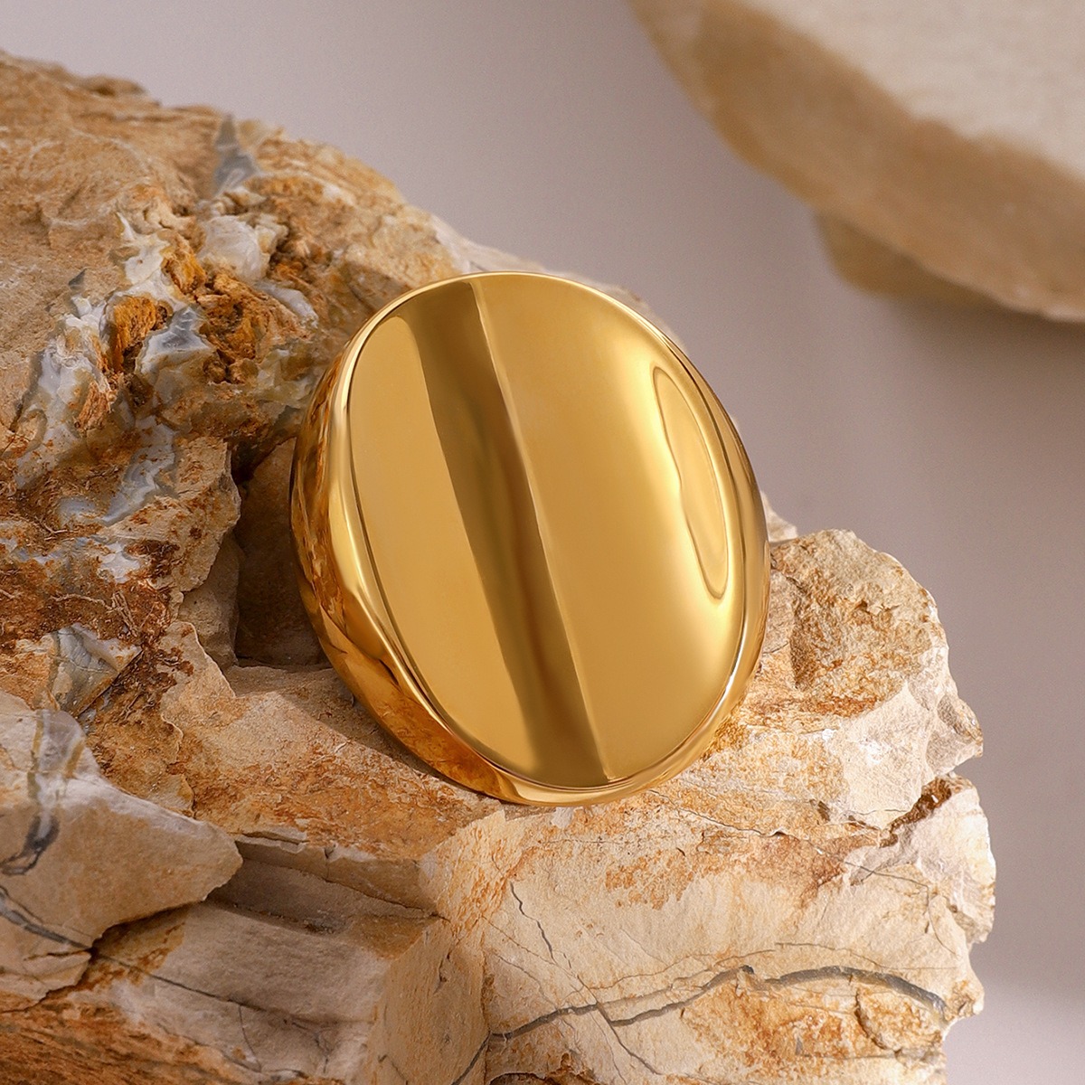 18K gold geometric oval design high-end brooch