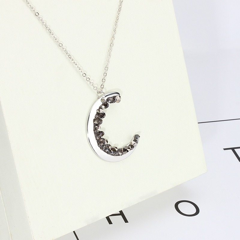 Light luxury moon rhinestone necklace