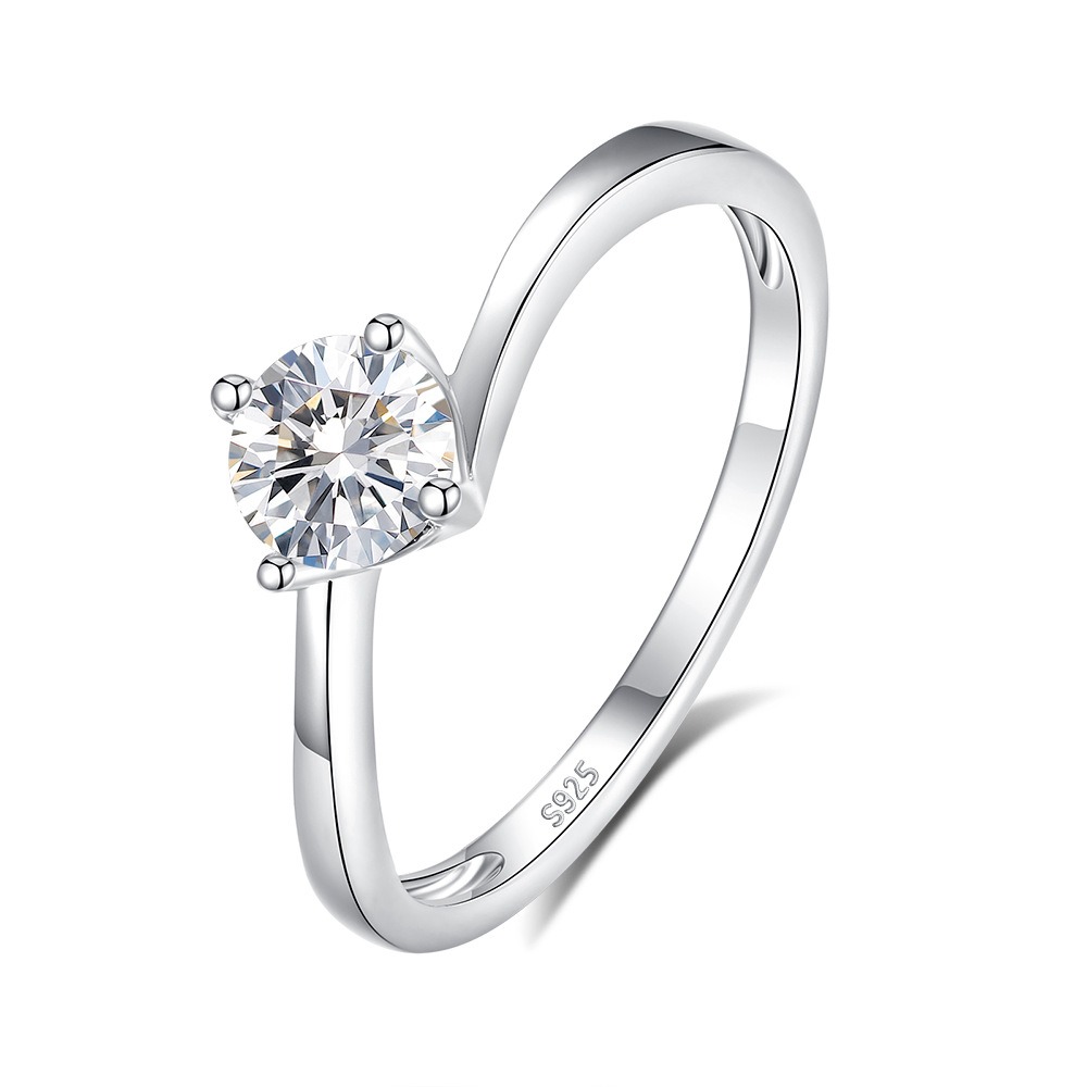 S925 silver four-prong moissanite curved ring.