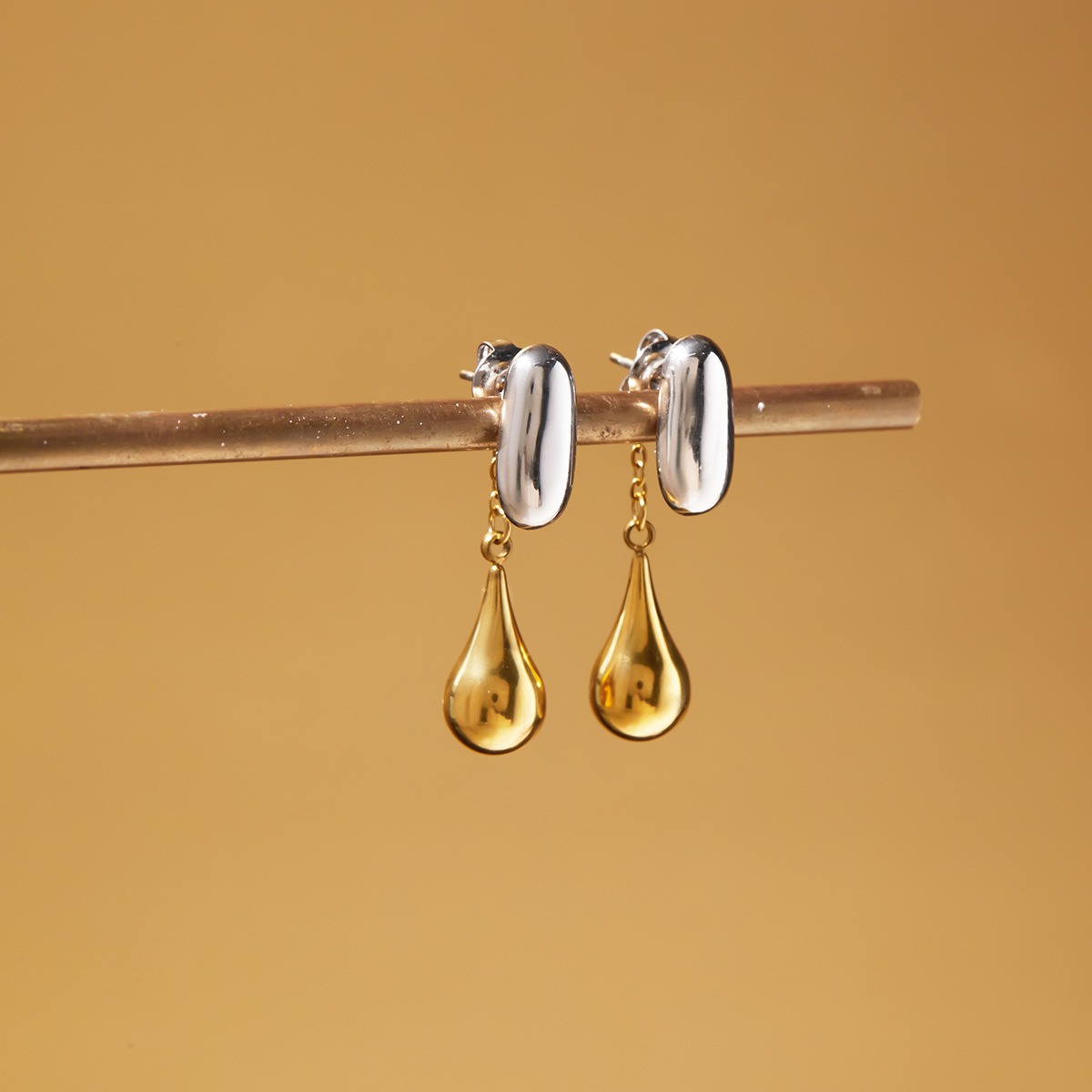 18K gold and S925 silver two-tone teardrop front and back stud earrings - Image 5