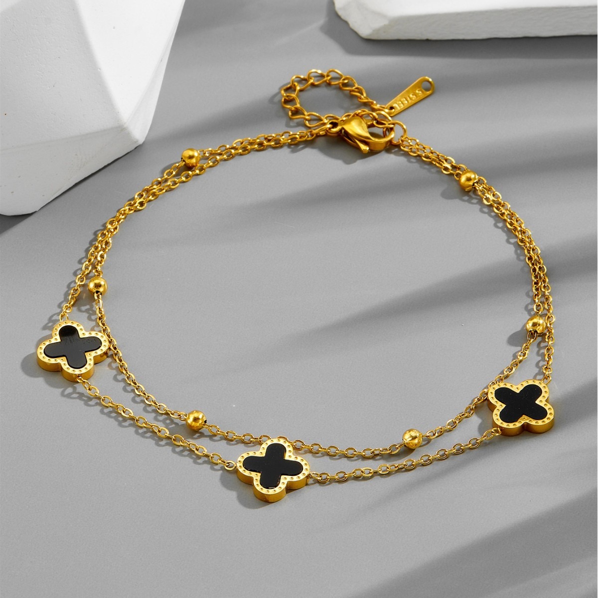 18k gold light luxury exquisite four-leaf clover bracelet - Image 4
