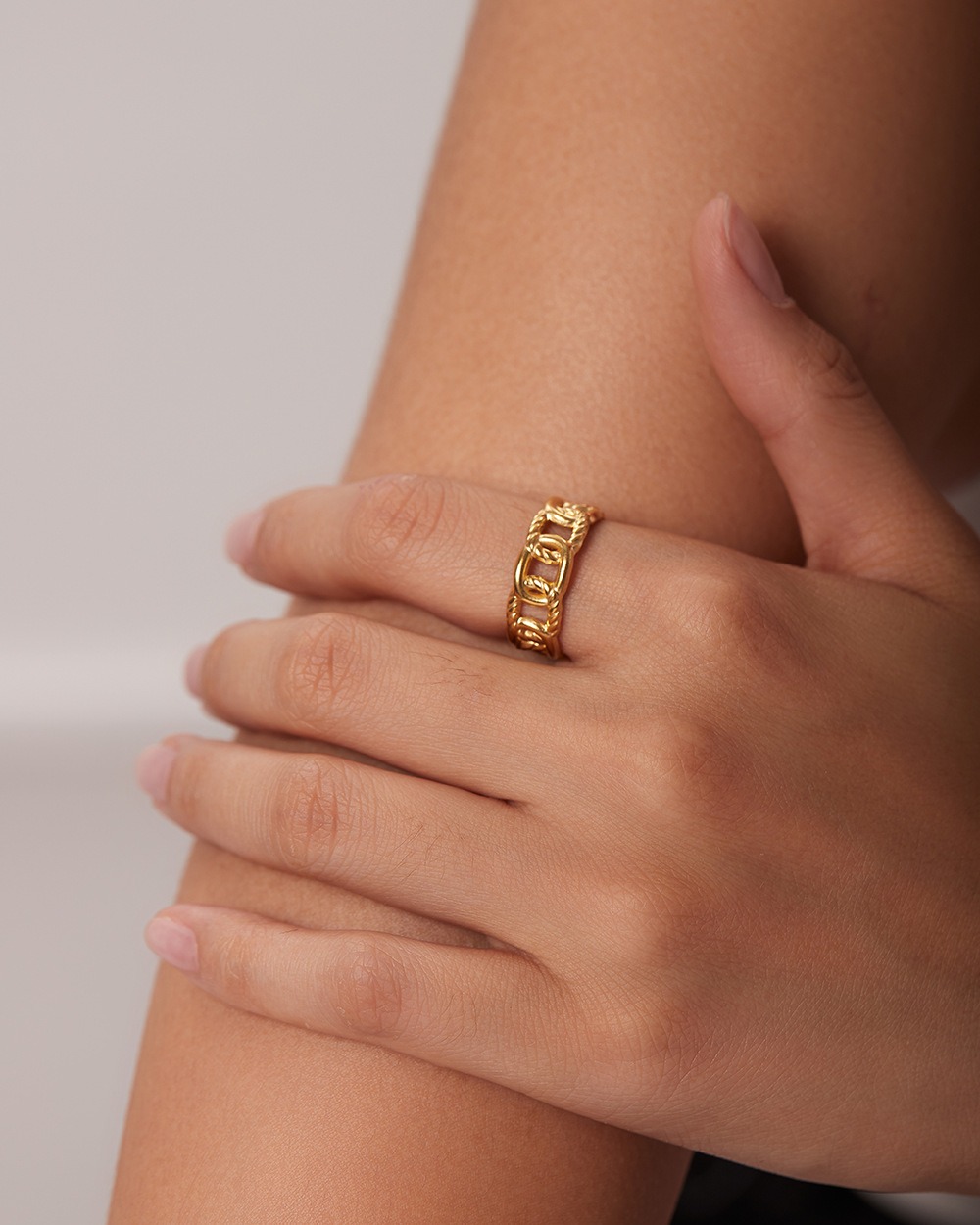 18K gold light luxury titanium steel ring - Image 7
