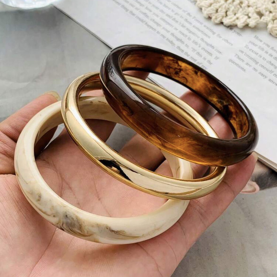 Amber Texture Vintage Circular Bangle