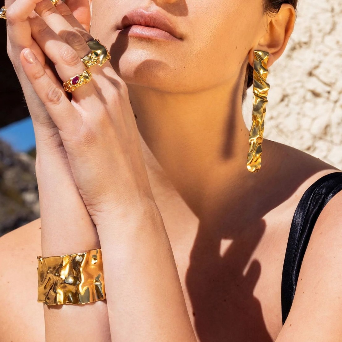 18K gold geometric shape with gold and silver color matching design high-end earrings, bracelets and rings set - Image 12