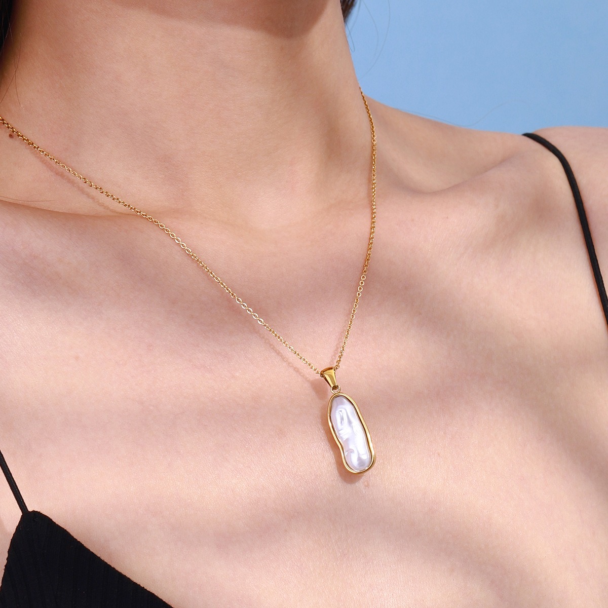 18K gold inlaid irregular pearl design light luxury noble pendant necklace - Image 8
