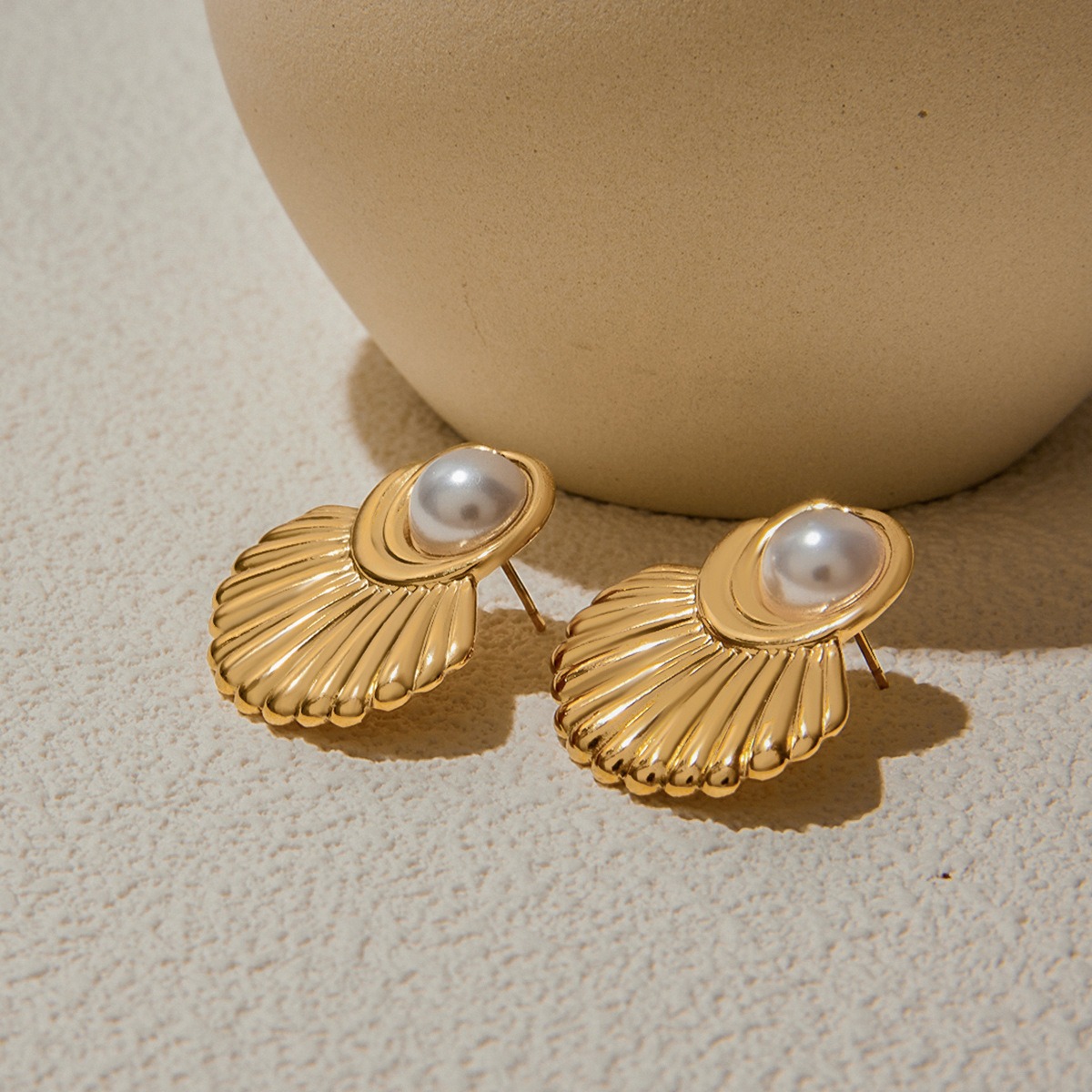 18K gold geometric inlaid pearls exquisite design noble earrings - Image 8