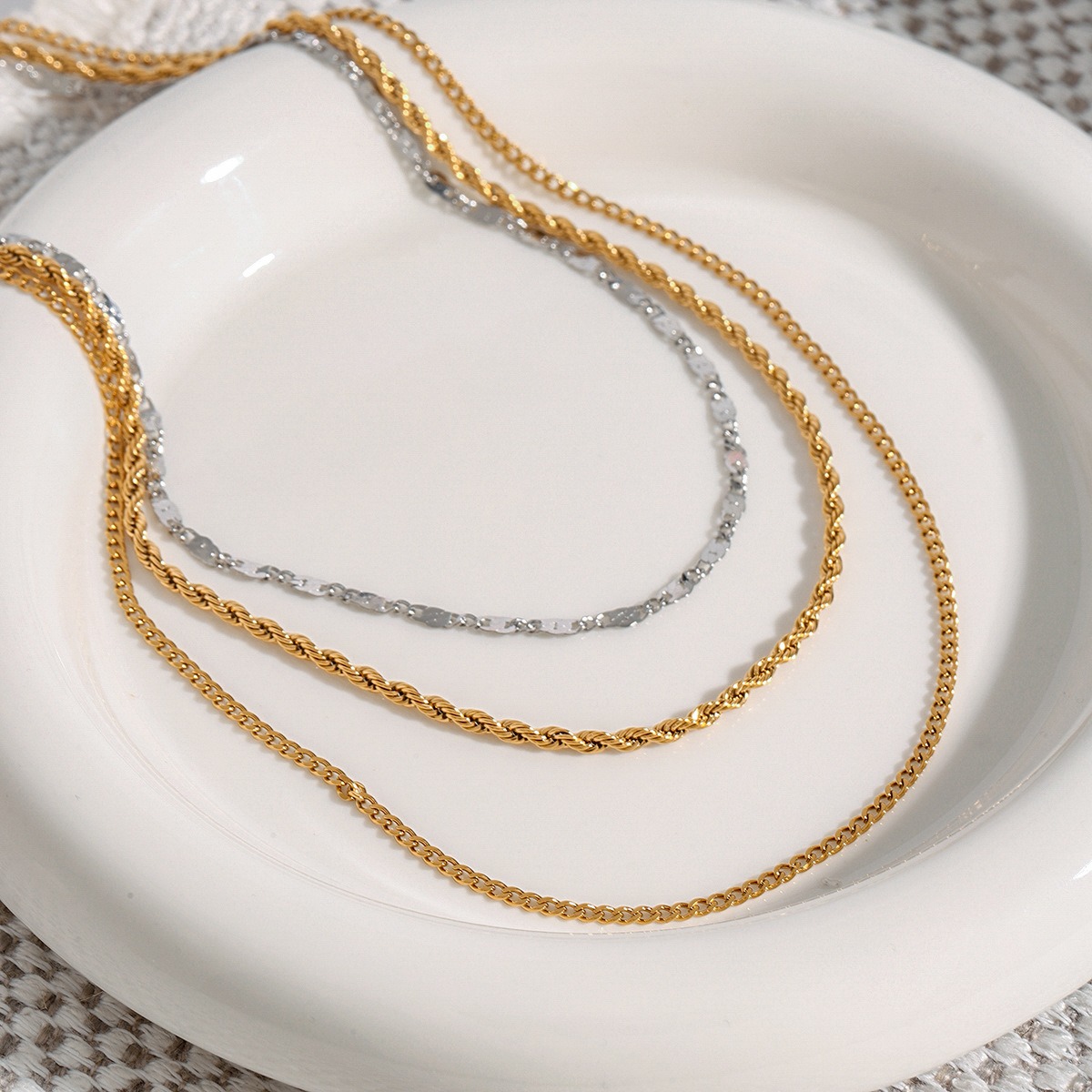18K gold three-layer chain with gold and silver color matching design, noble and elegant necklace - Image 8