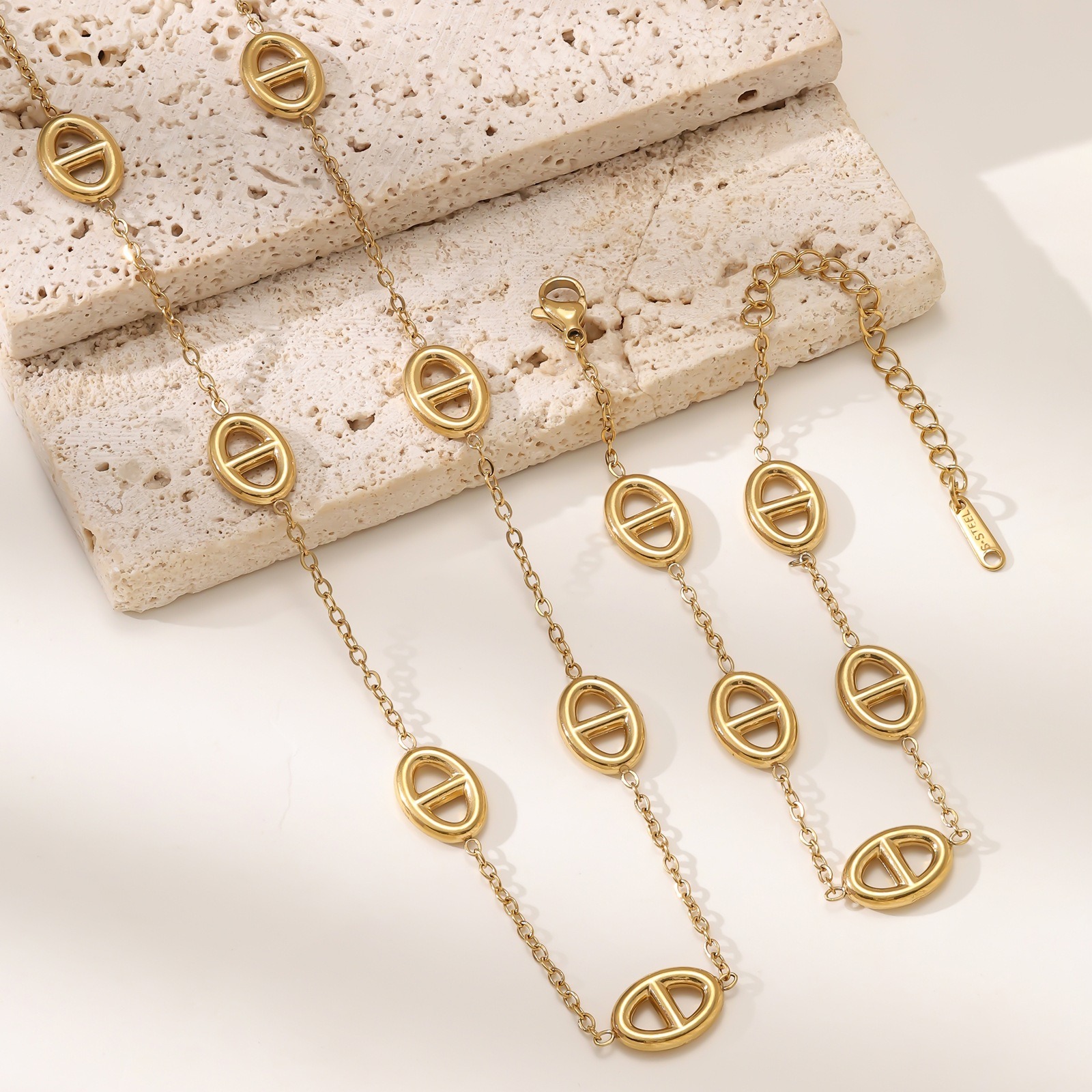 18K Gold Pig Nose Necklace and Bracelet Set - Image 9
