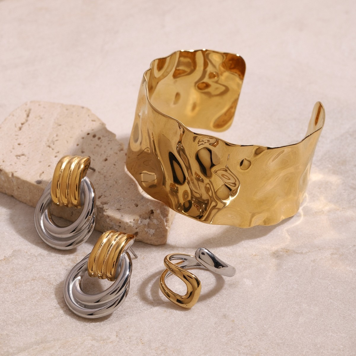 18K gold geometric shape with gold and silver color matching design high-end earrings, bracelets and rings set - Image 13