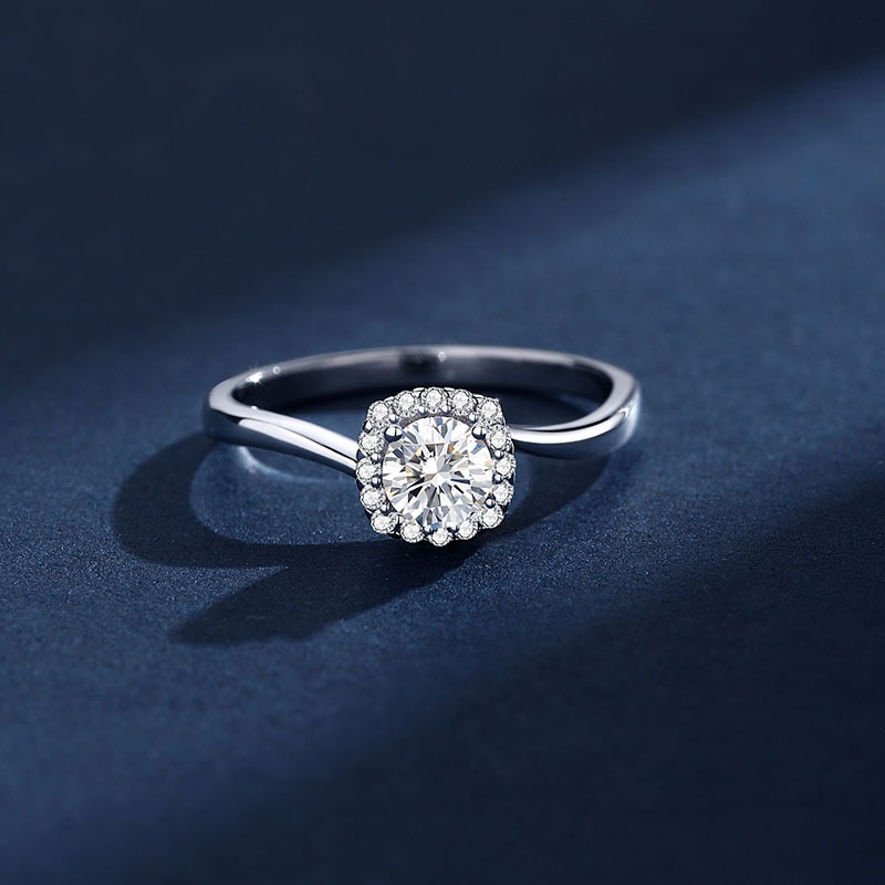 S925 sterling silver moissanite micro-set twisted band square four-prong diamond ring - Image 7