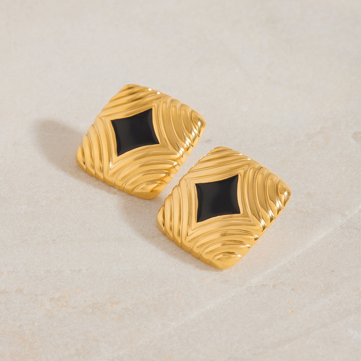 18K gold square with texture design simple and elegant earrings - Image 8